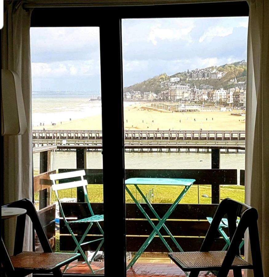 Appartement De Charme Vue Mer Deauville Eksteriør billede